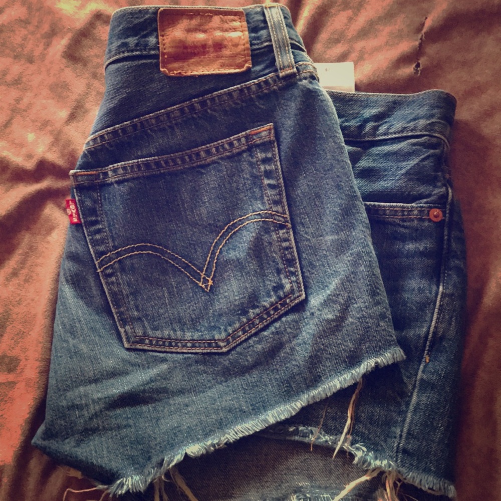 High waist Levi cutoffs